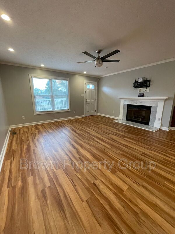 Building Photo - 158 Ridgeway Dr