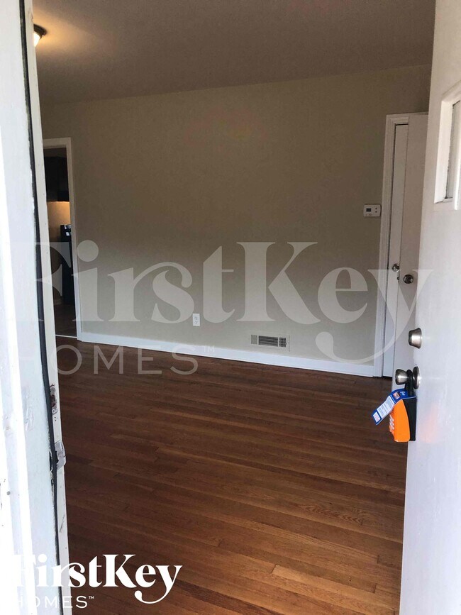 Foto del edificio - 901 Elizabeth Dr