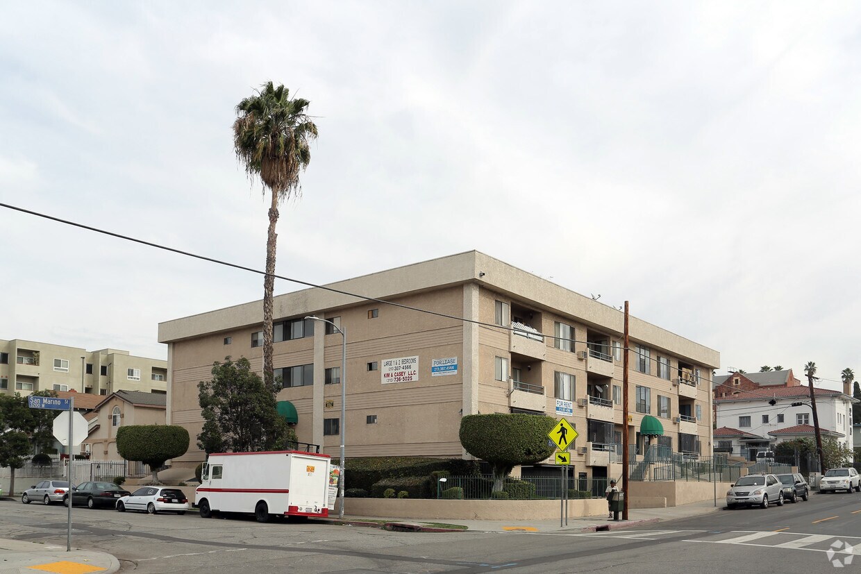 Foto principal - 938 S Ardmore Ave