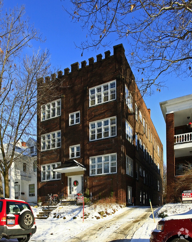 Evangeline Apartments in Cleveland Heights, OH