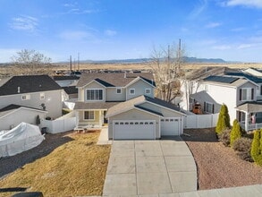 Building Photo - 2205 Meadowlark Ln