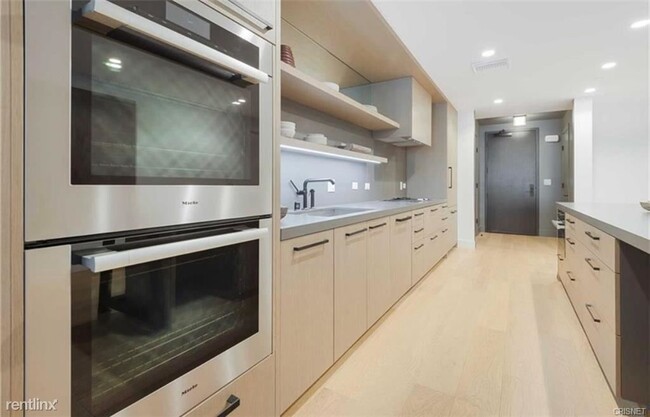 Foto del edificio - 10777 Wilshire Blvd