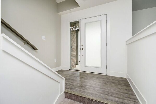 Foto del edificio - 2 Bed 2.5 Bath Townhome in Herron Morton!