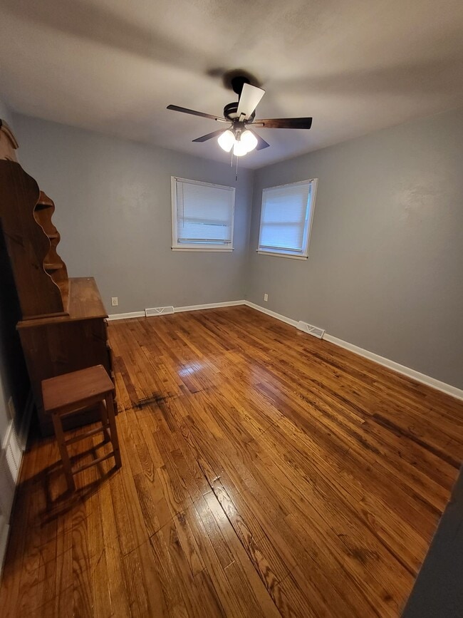 Building Photo - 2836 Mersington Ave