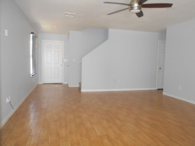 Building Photo - 4-Bedroom Rental Home with Modern Amenities