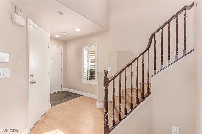 Foto del edificio - 10275 Headrick Dr