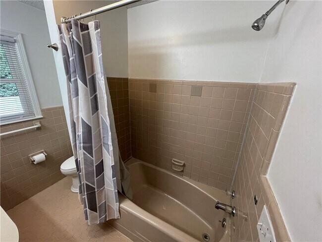 Building Photo - 202 Mahaffey Dr