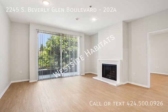 Foto del edificio - 2245 S Beverly Glen Blvd