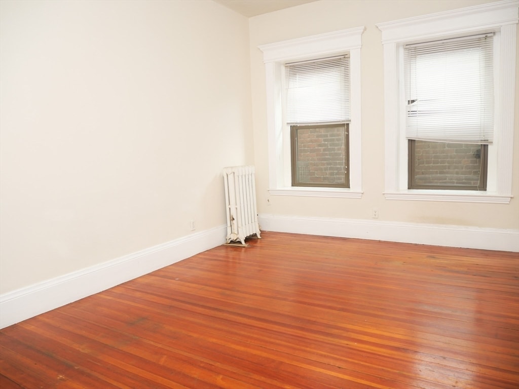 Building Photo - 1370 Beacon St