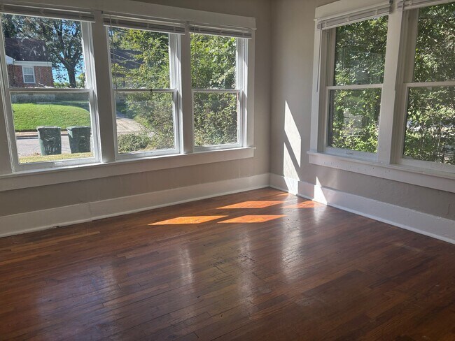 Foto del edificio - 389 Hodges St