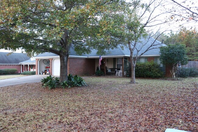 Building Photo - 129 Rockwood Dr