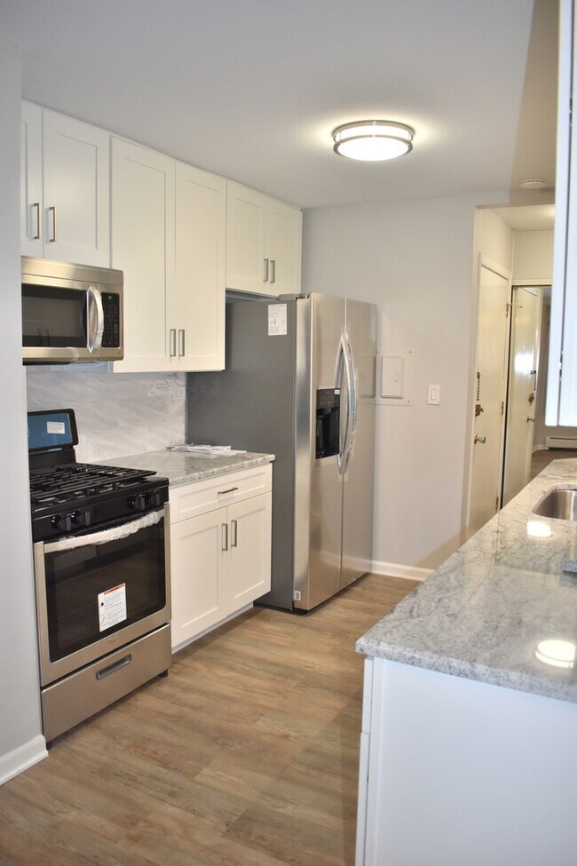 Foto del edificio - 928 E Old Willow Rd