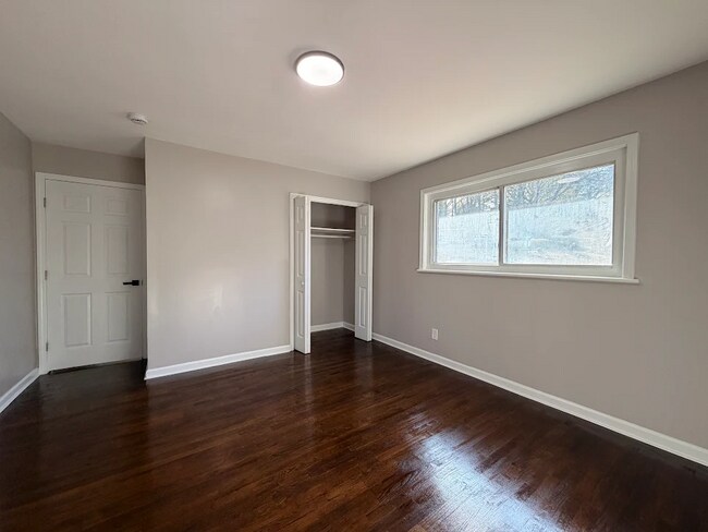 Foto del edificio - 2416 Miriam Ln