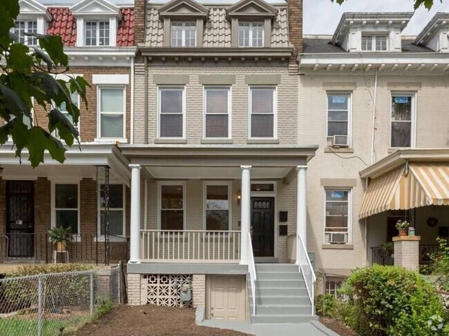 Building Photo - 4006 7th St NW