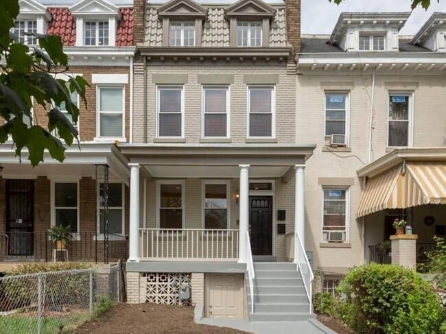 Foto del edificio - 4006 7th St NW