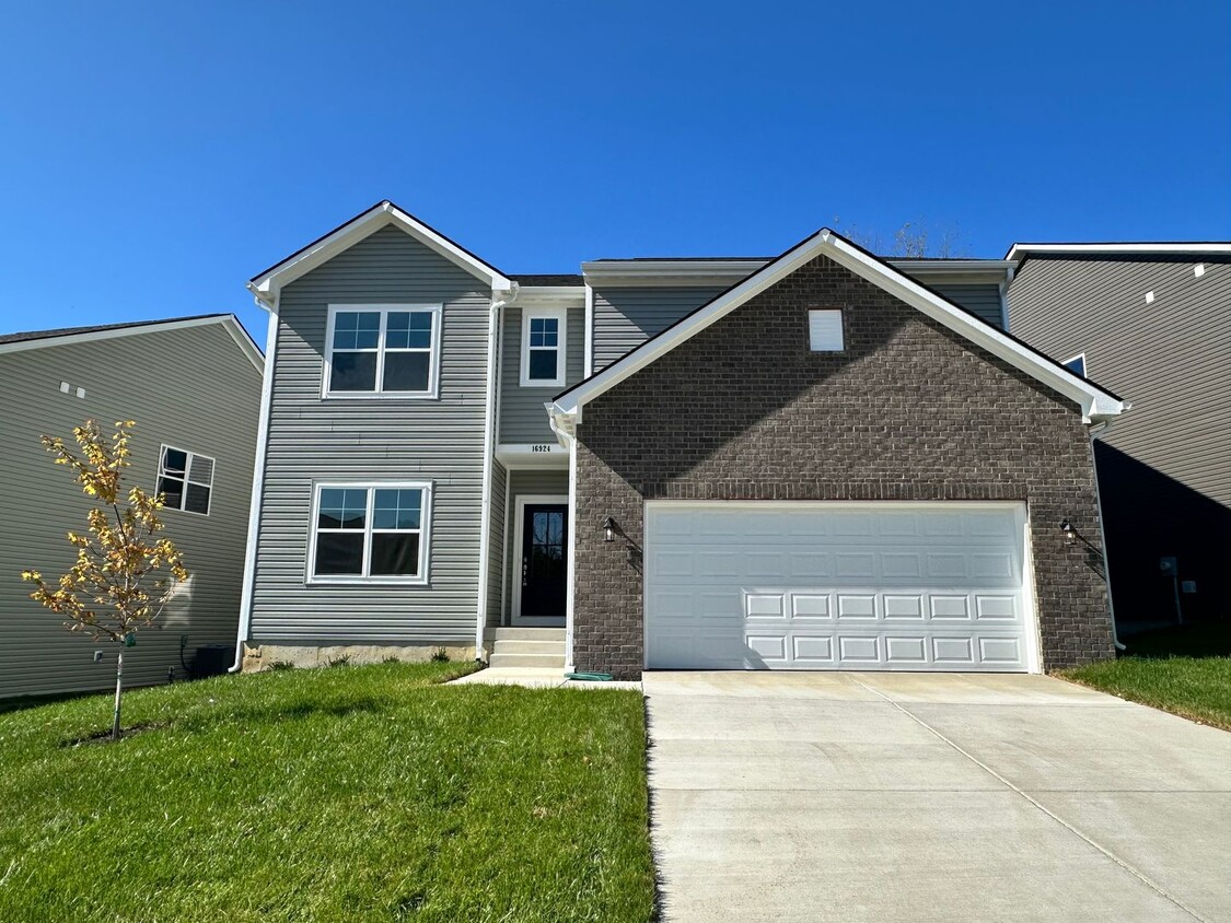 Primary Photo - Gorgeous New Construction Middletown Home!