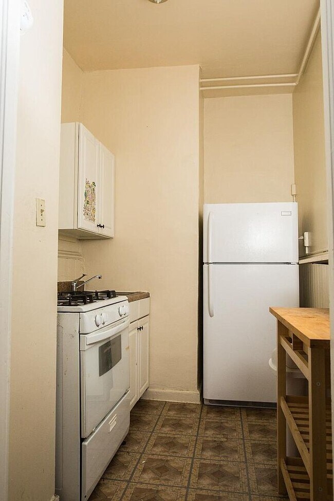 Kitchen - 1203 Saint Paul St