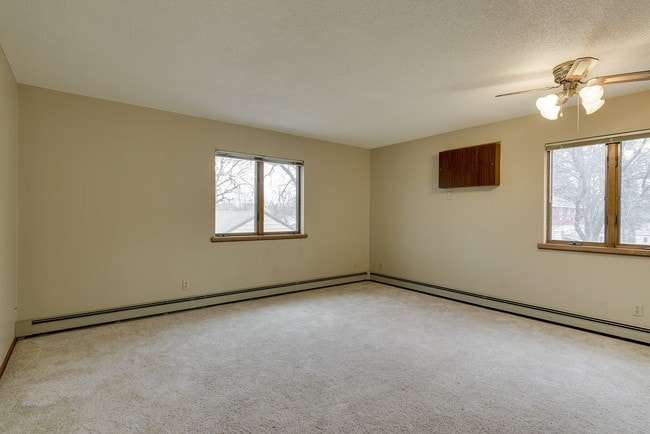 Building Photo - 1504 Clearwater Rd