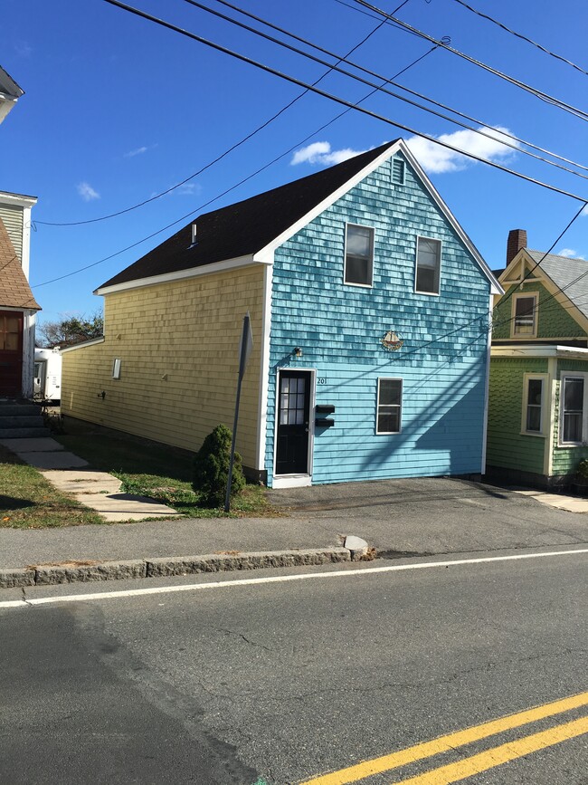 Building Photo - 201 Granite St
