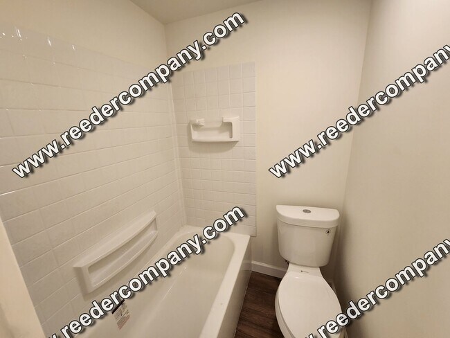 Foto del edificio - 5008 Baring Ave