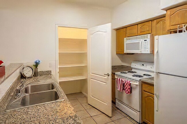 Kitchen - 438 W 1430 S