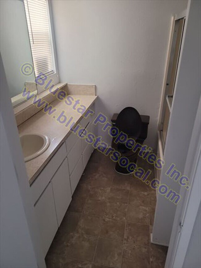 Foto del edificio - 15469 Hesperia Rd