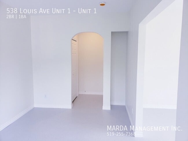Building Photo - CHARMING 2 BED/1 BATH NEAR DOWNTOWN + HYDRO & GAS!