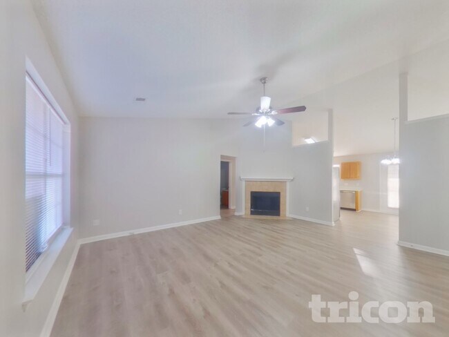 Foto del edificio - 173 Burma Rd