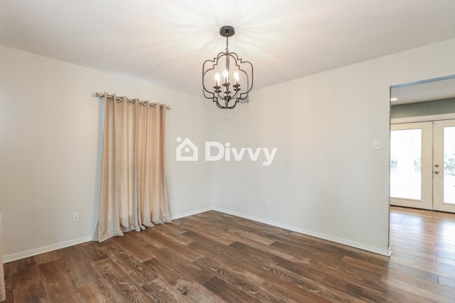 Building Photo - 8927 Pine Shores Dr, Humble, TX 77346