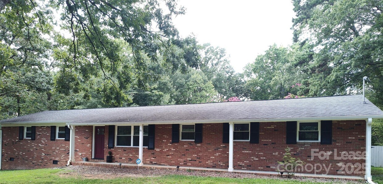 Primary Photo - 303 Cedarwood Ln