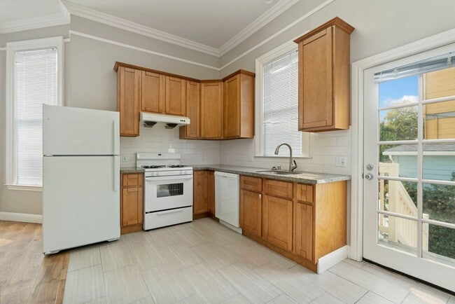 Building Photo - 1201 Lafayette St. #A - 2+ bedroom | 1 bat...