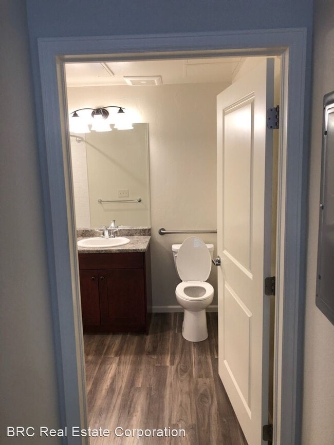 Building Photo - 1 br, 1 bath Apartment - 1230 Pierce Street