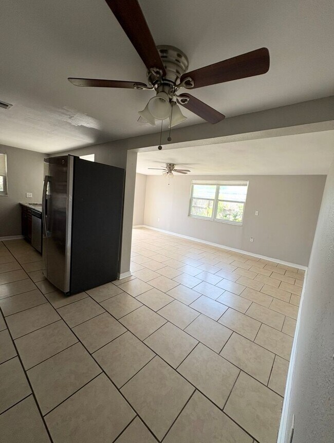 Foto del edificio - Lovely 3 Bed 2.5 Bath w/ Den and 2 Car Garage