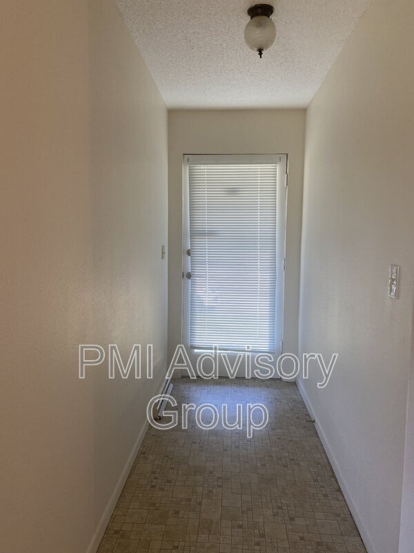 Foto del edificio - 7125 SW Glencrest Dr