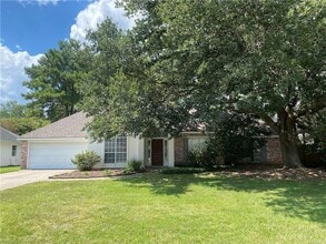 Building Photo - 1373 Fairfield Dr