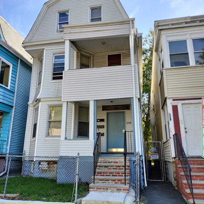 Building Photo - 348 Amherst St