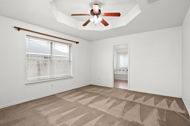 Foto del edificio - Spacious 4 bedroom home