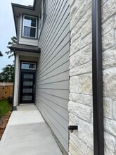 Building Photo - 216 Cider Gum Pl