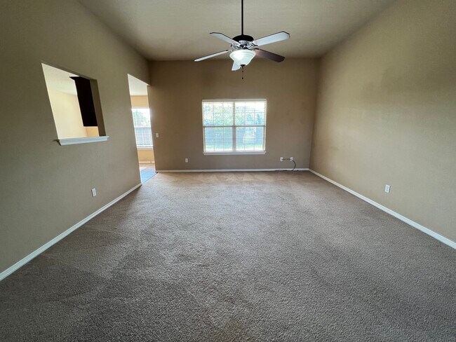 Foto del edificio - 210 Willow Dr
