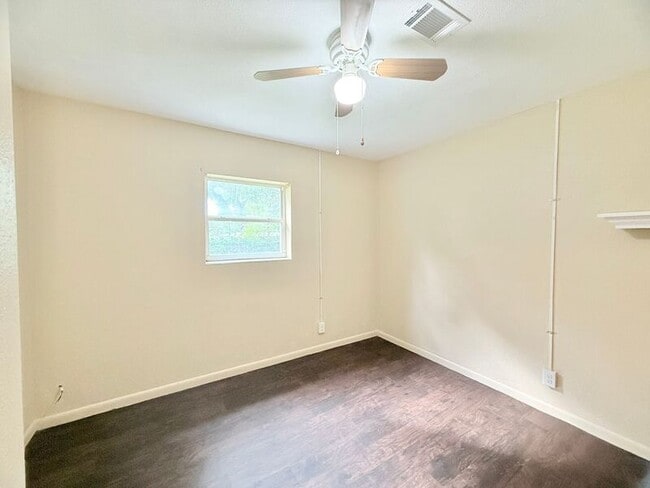 Foto del edificio - 8355 Gardenia Cir