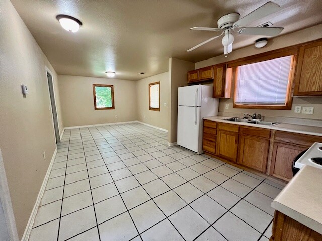 Foto del edificio - 364 E 7th St