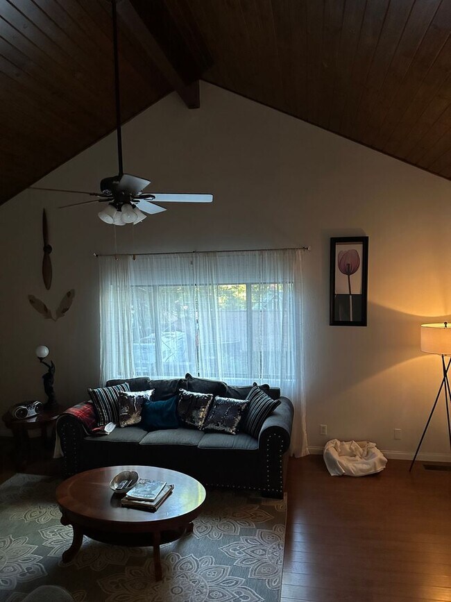 Foto del edificio - 2 bedroom 2bath with garage.