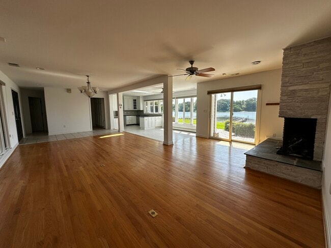Building Photo - 705 Whitehall Plains Rd