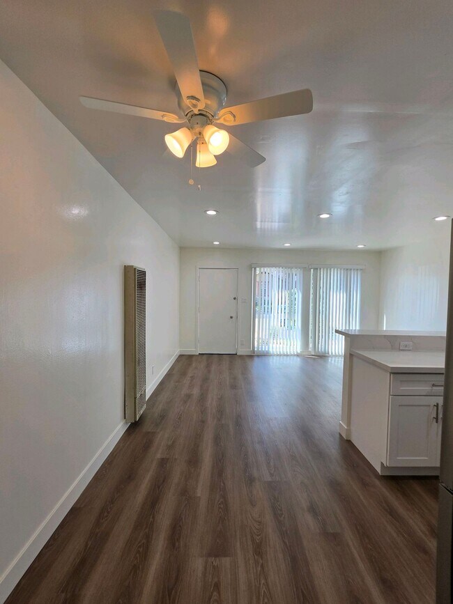 Foto del edificio - 3637 E. 8th St. #1, Long Beach, CA 90804