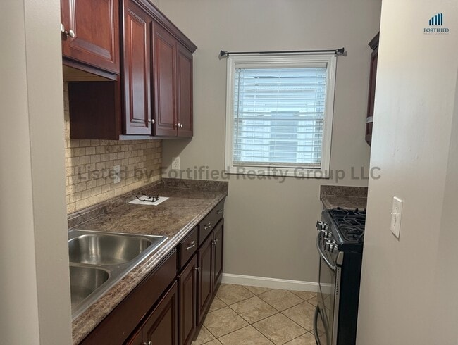 Photo - 1232 N Main St Apartment