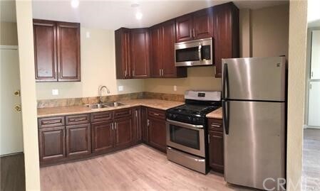 Primary Photo - 2327 E Myrrh St