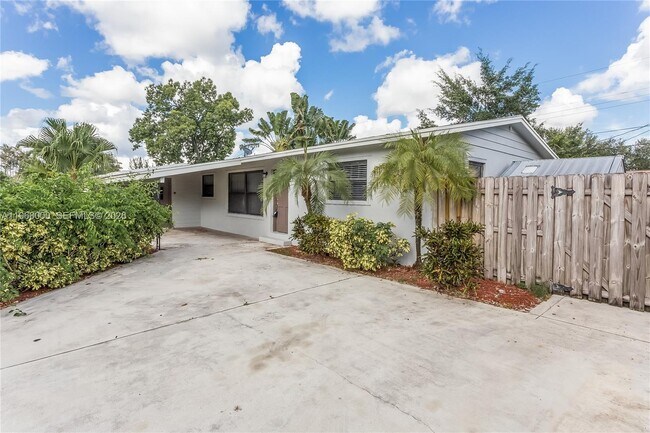 Building Photo - 848 Arlington Dr