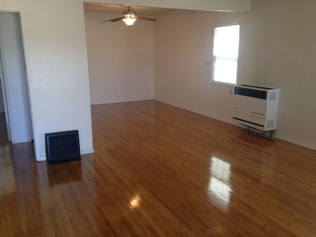 Sala de estar - 840 Rose Ave
