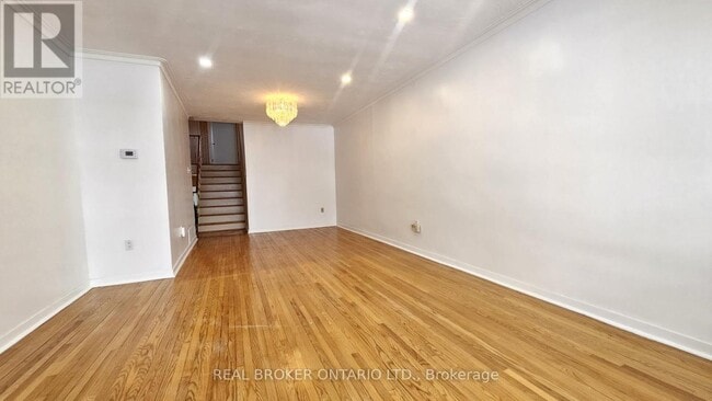 Building Photo - 214 Fairglen Ave