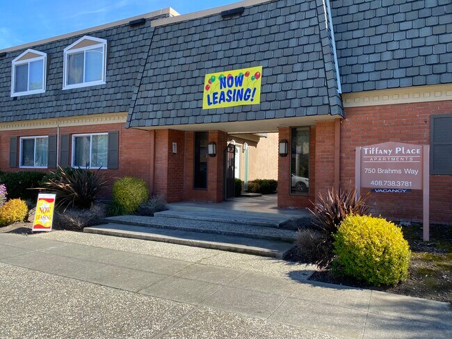 Front - 750 Brahms Way
